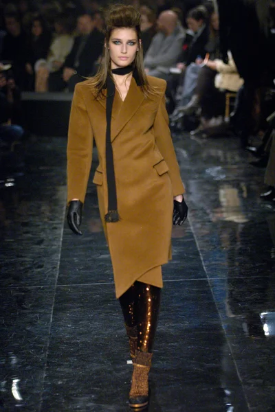 Look 4